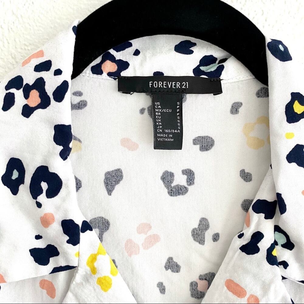Forever 21 Cropped Colorful Leopard Top Size Small - Picture 8 of 12